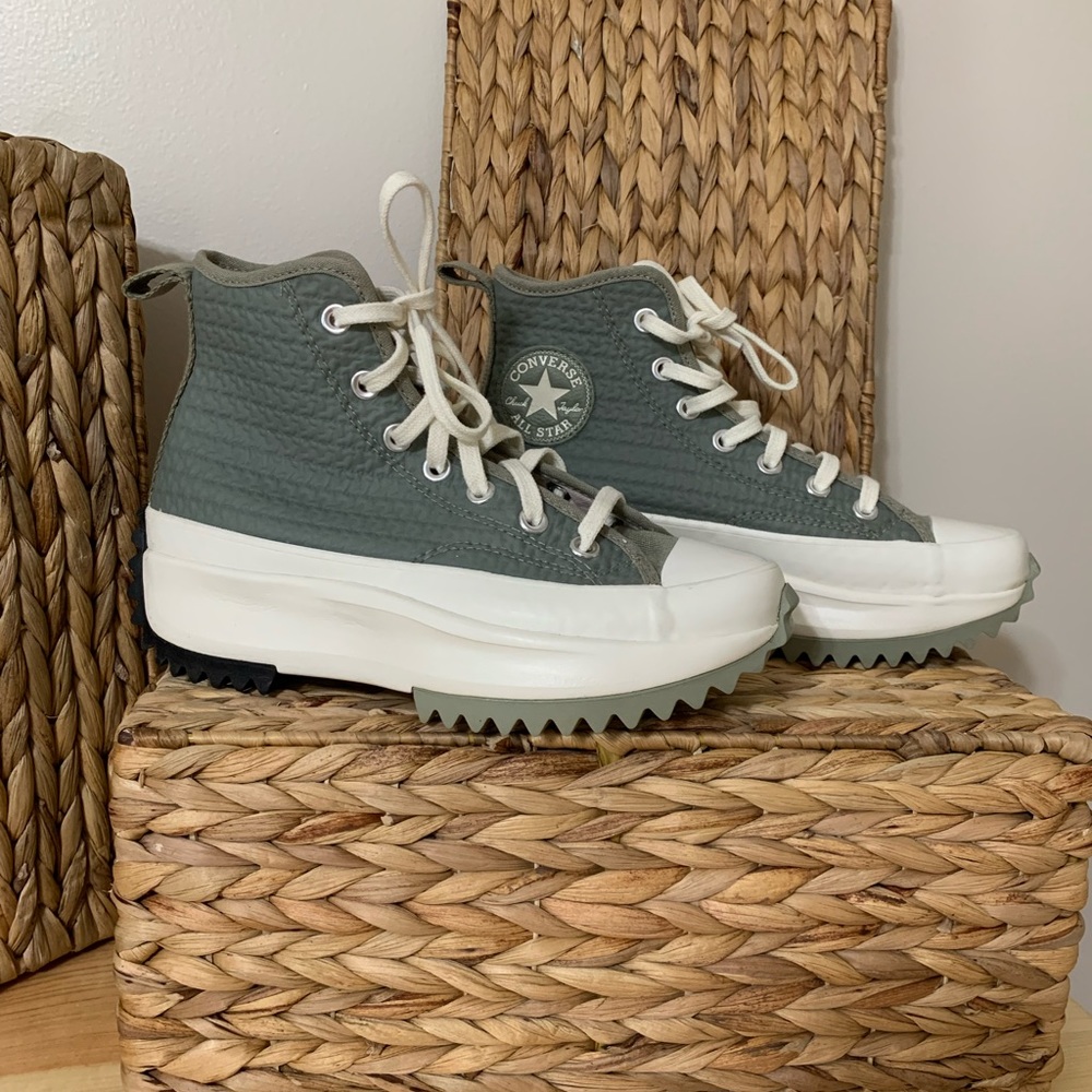 Like new Converse hi-top platforms hike boots
